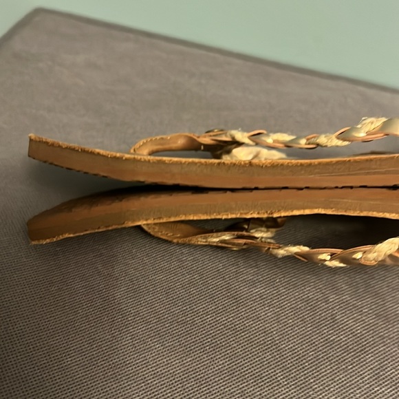 UGG women’s thong slippers size 9 S/N 100-7559 - Picture 9 of 16